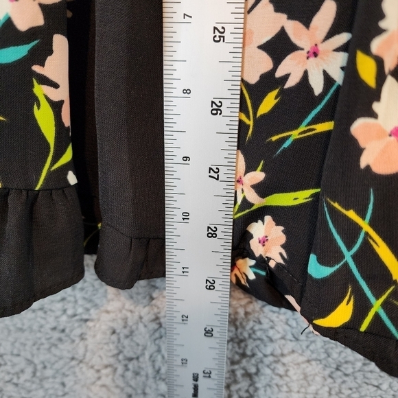 PINS AND NEEDLES Womens Small Black Floral Romper Urban Outfitters Open Back - Picture 8 of 8